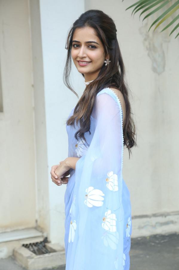 aashika-ranganath-stills-12.jpg