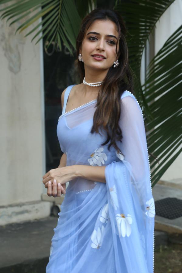 aashika-ranganath-stills-16.jpg