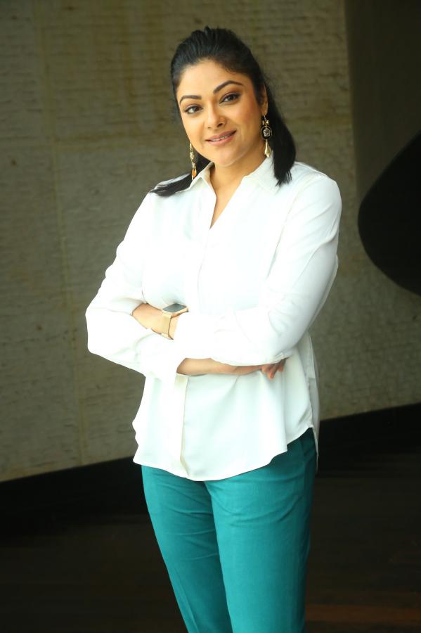 abhirami-stills-16.jpg