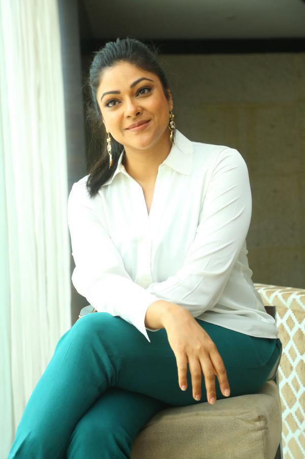 abhirami-stills-19.jpg