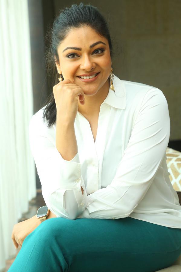 abhirami-stills-20.jpg