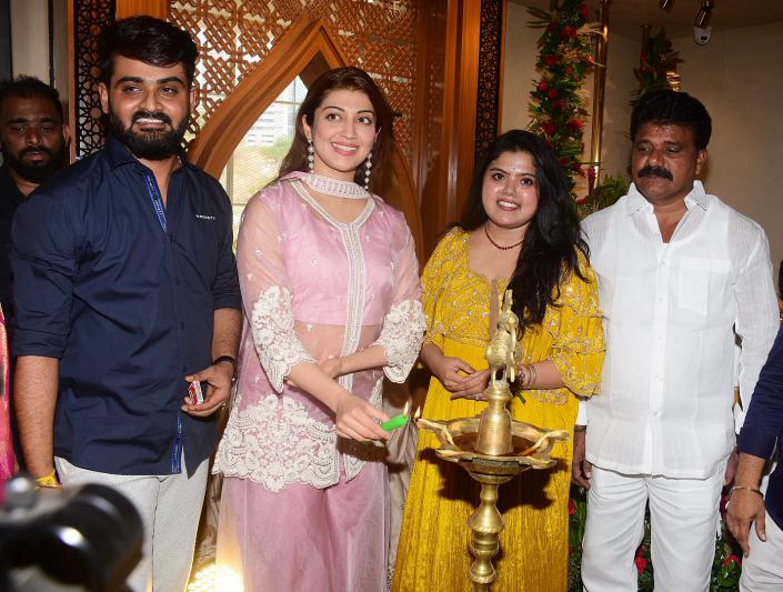 actress-pranitha-grand-launches-swayam-designer-studio-1.jpg