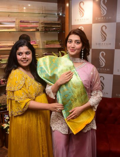 actress-pranitha-grand-launches-swayam-designer-studio-8.jpg