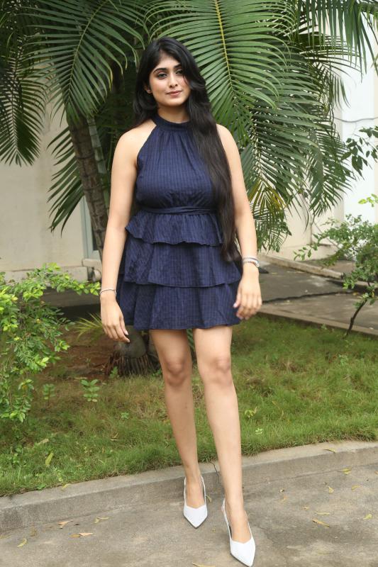 aishwarya-stills-12.jpg