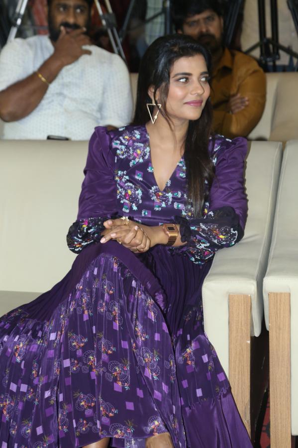 aiswrya-rajesh-stills-16.jpg