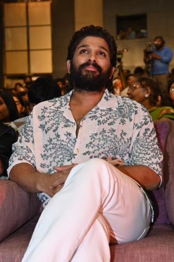 allu-arjun-stills-6-12.jpg