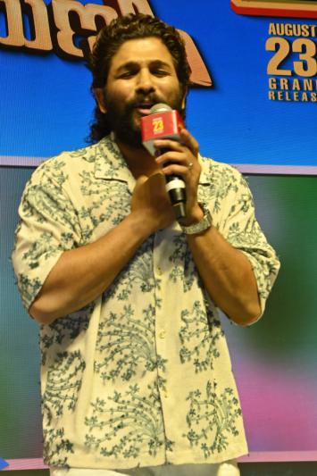 allu-arjun-stills-6-18.jpg