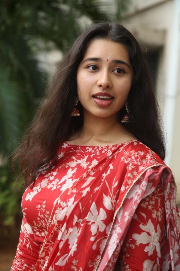 ananya-stills-2-18.jpg