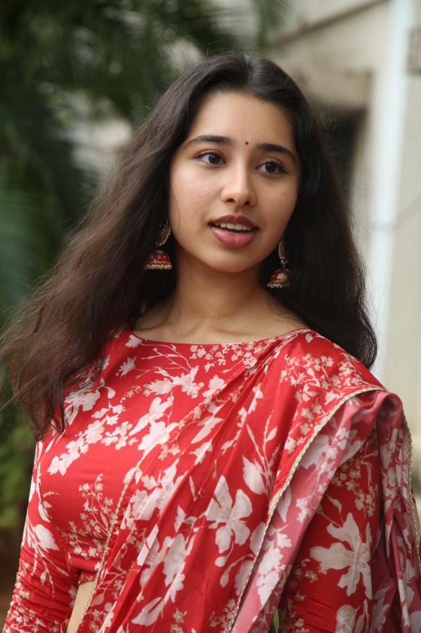 ananya-stills-2-19.jpg