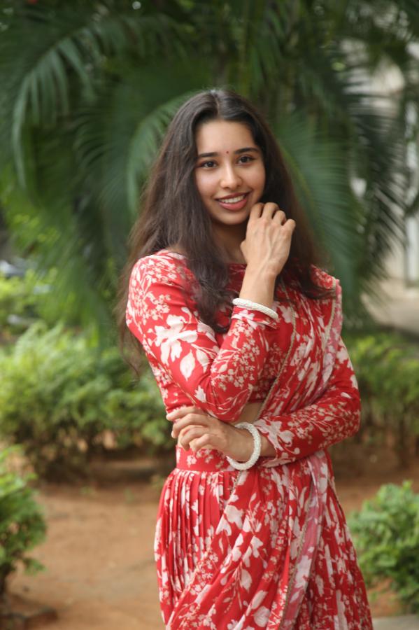 ananya-stills-2-9.jpg