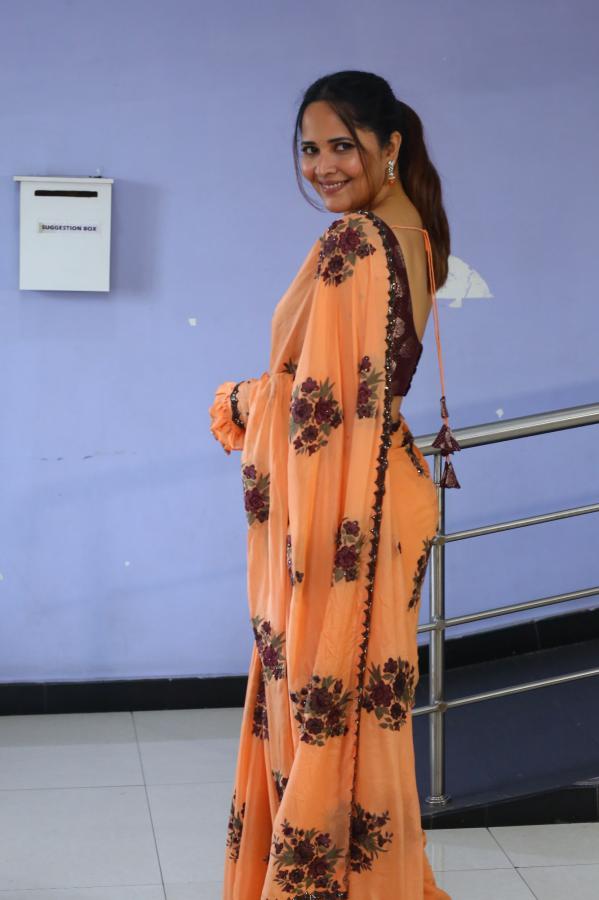 anasuya-stills-5-17.jpg