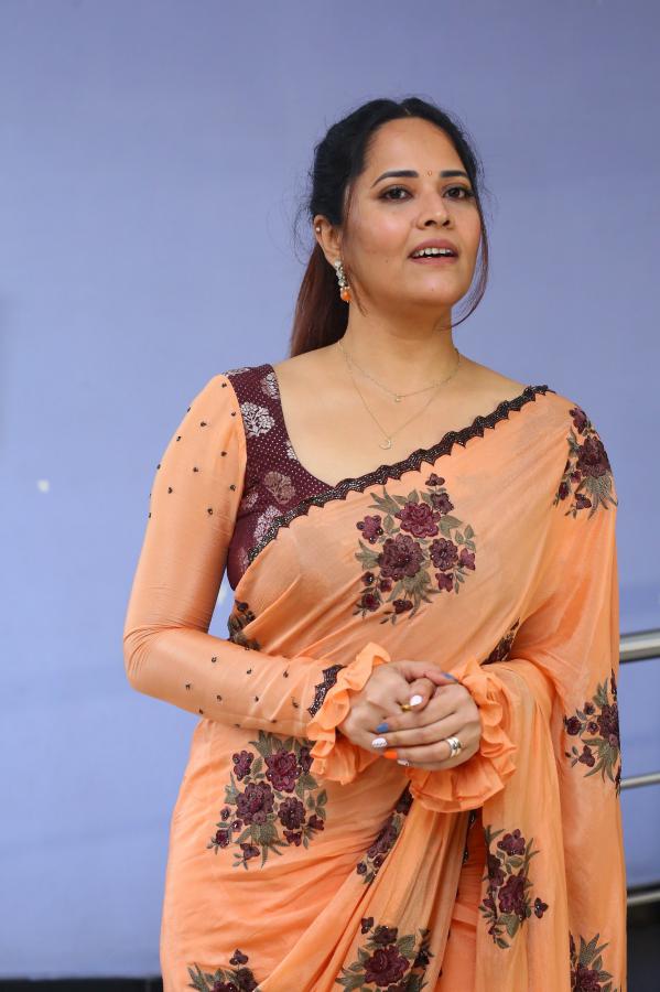anasuya-stills-5-18.jpg