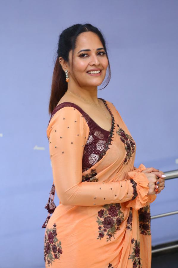 anasuya-stills-5-22.jpg