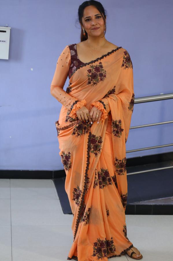 anasuya-stills-5-9.jpg