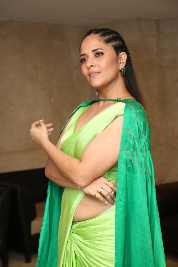 anasuya-stills-6-15.jpg