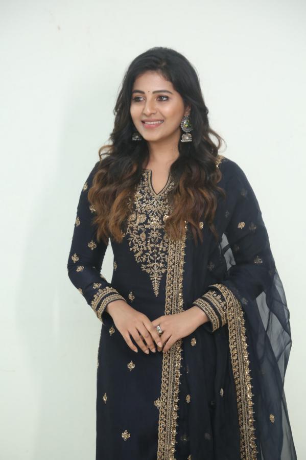 anjali-stills-7-10.jpg
