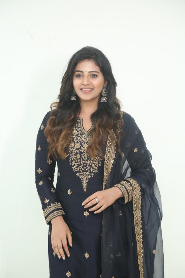 anjali-stills-7-9.jpg