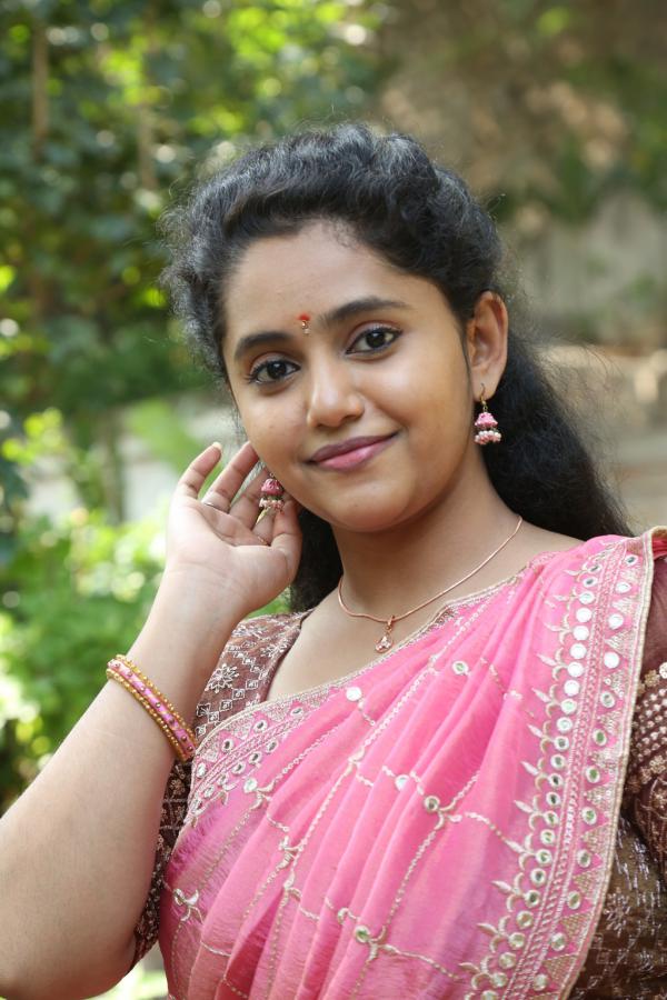Annie Stills