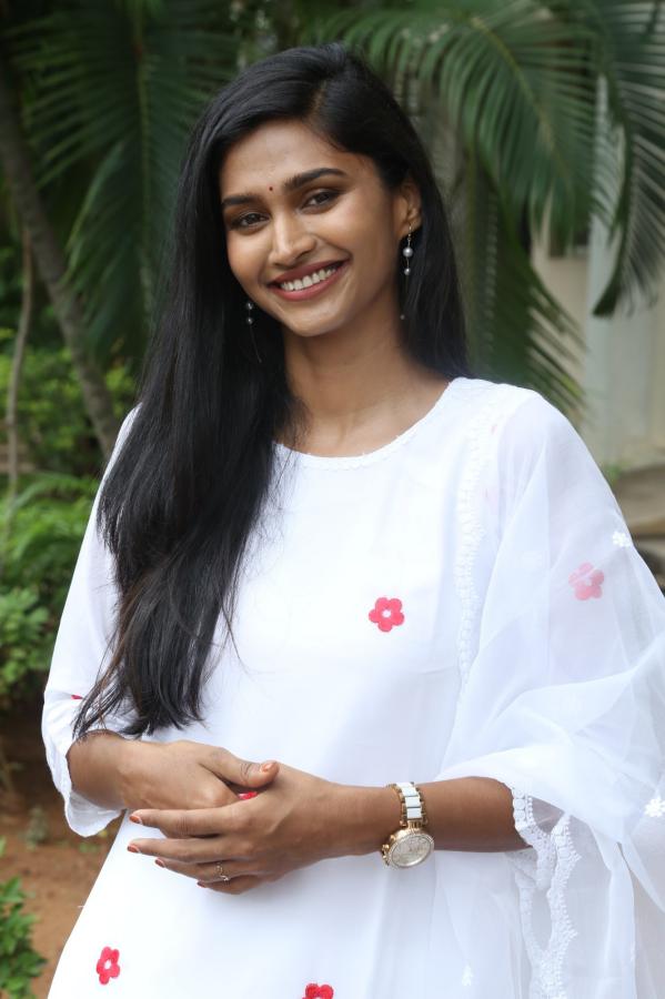 anusha-krishna-stills-2-11.jpg