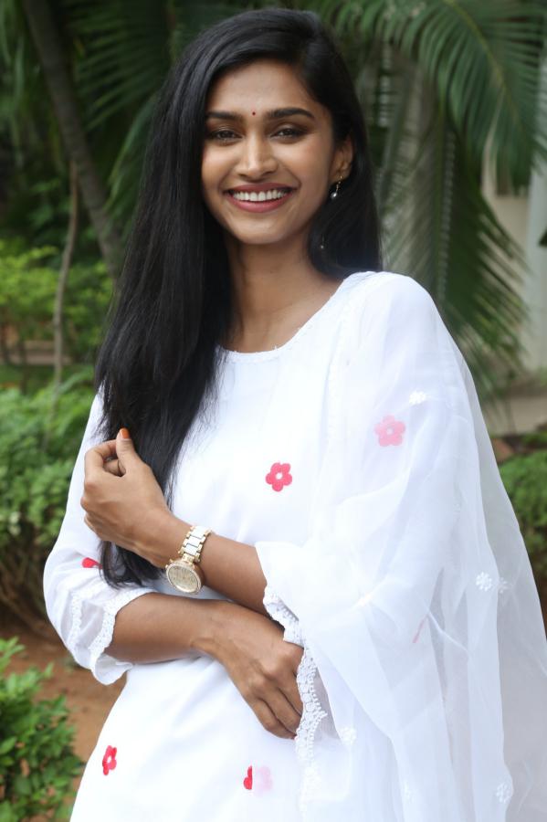 anusha-krishna-stills-2-12.jpg