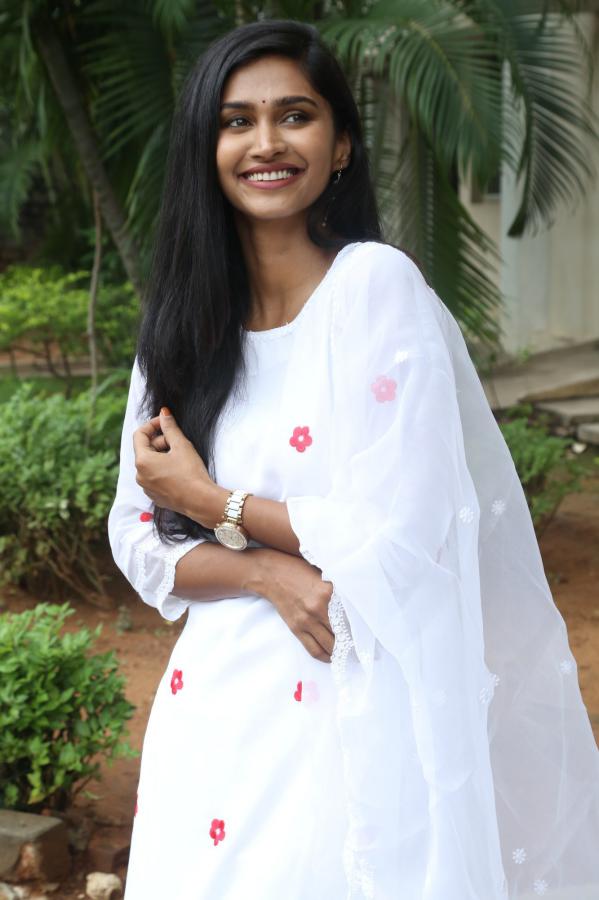 anusha-krishna-stills-2-14.jpg