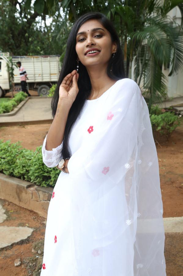 anusha-krishna-stills-2-19.jpg
