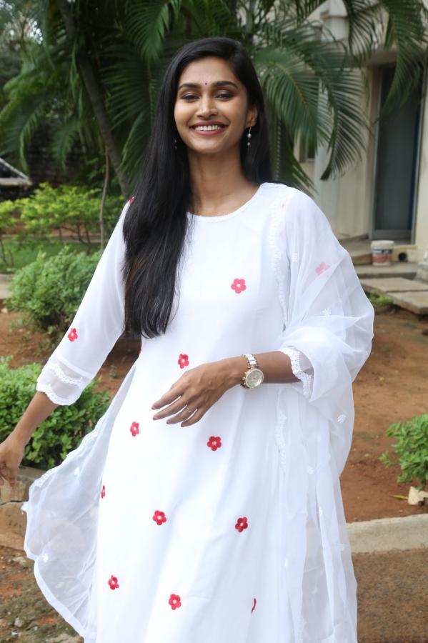 anusha-krishna-stills-2-4.jpg