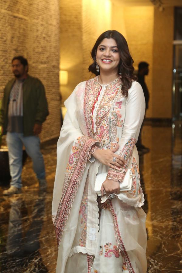 aparna-balamurali-stills-10.jpg