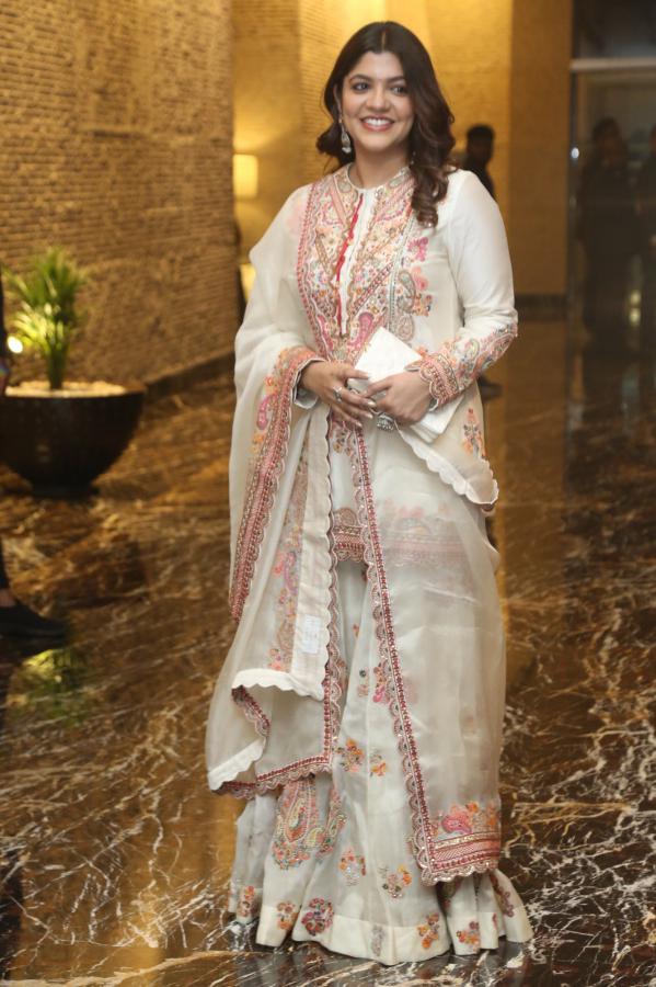aparna-balamurali-stills-17.jpg