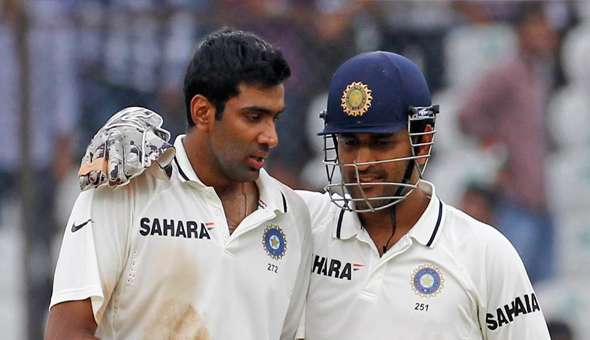 Ashwin: అప్పుడు ధోని, ఇప్పుడు అశ్విన్ ఇది కరెక్ట్ కాదన్న గవాస్కర్