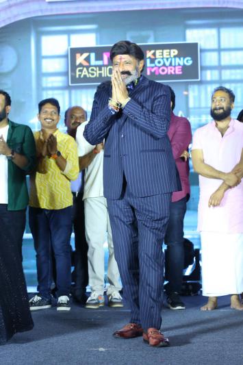balakrishna-stills-7-11.jpg