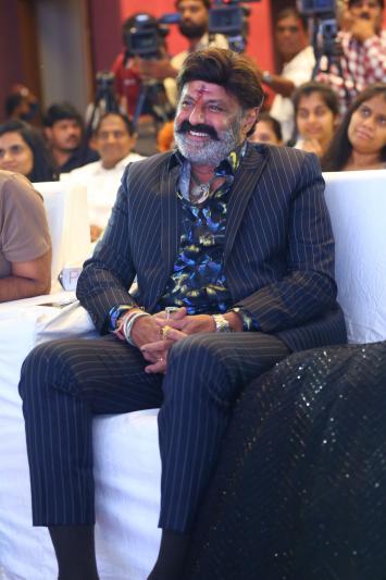 balakrishna-stills-7-9.jpg