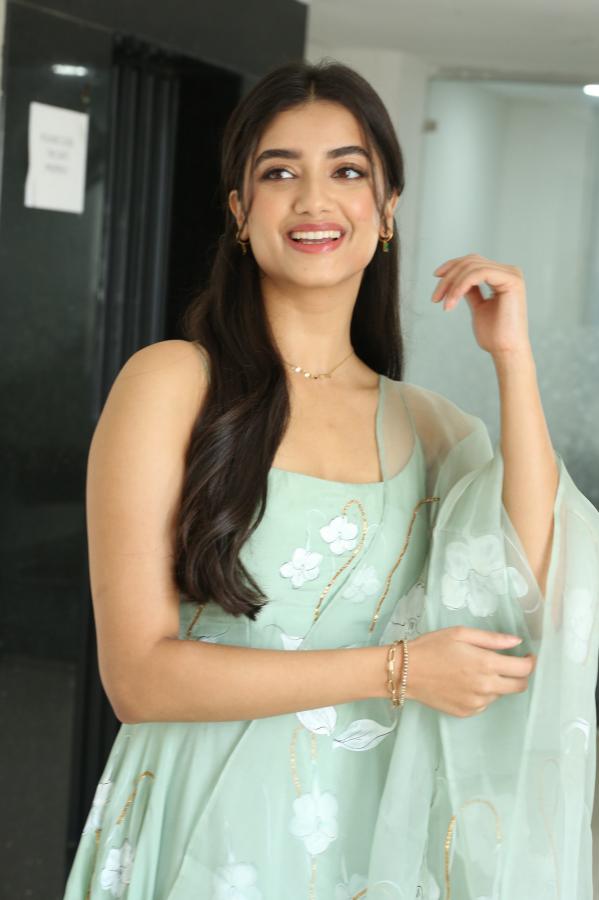 bhagya-sree-borse-interview-11.jpg