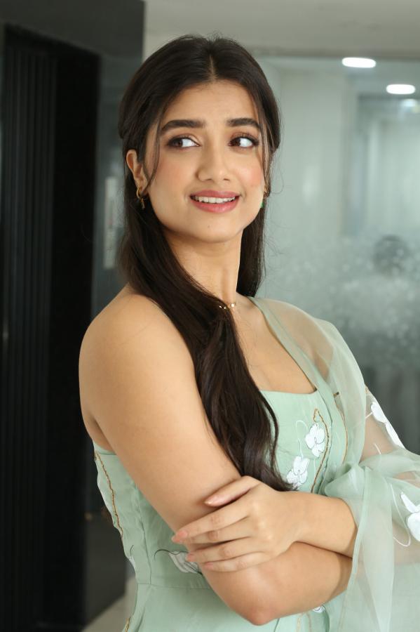 bhagya-sree-borse-interview-14.jpg