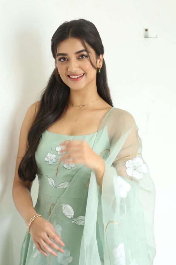 bhagya-sree-borse-interview-19.jpg