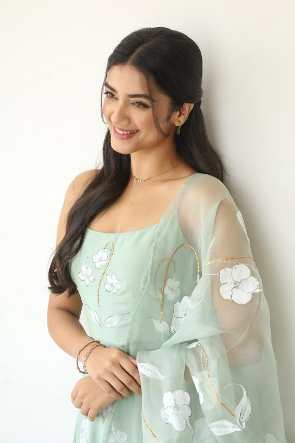bhagya-sree-borse-interview-2.jpg
