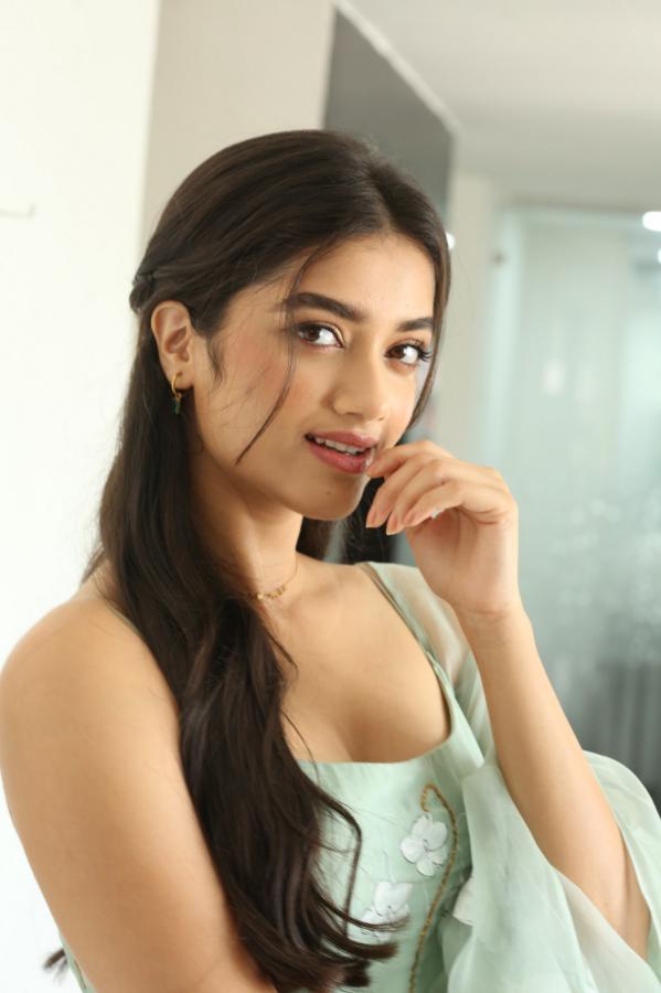 bhagya-sree-borse-interview-24.jpg