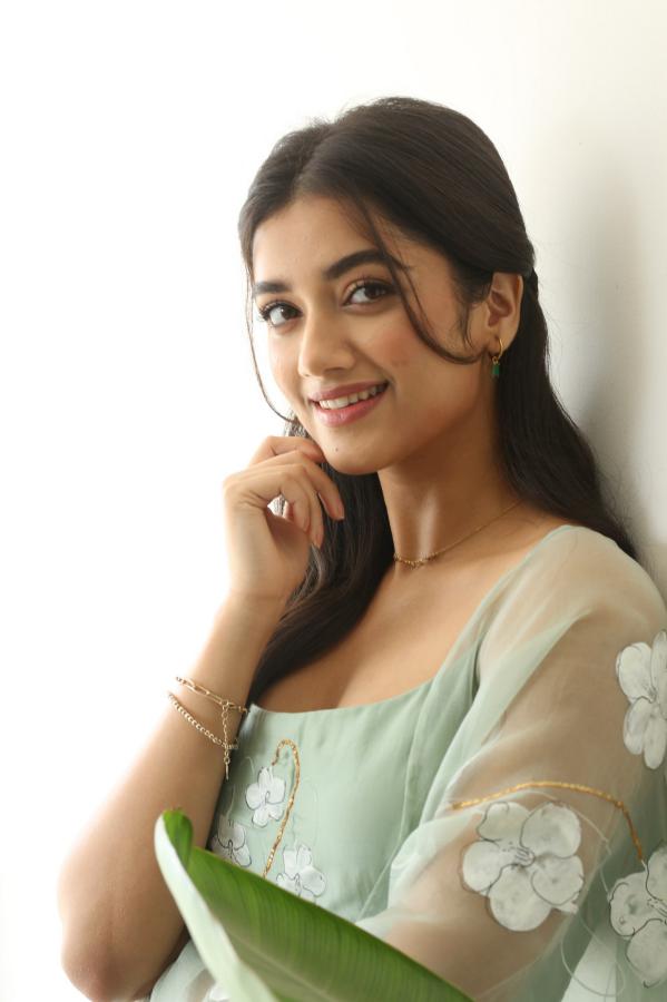 bhagya-sree-borse-interview-8.jpg
