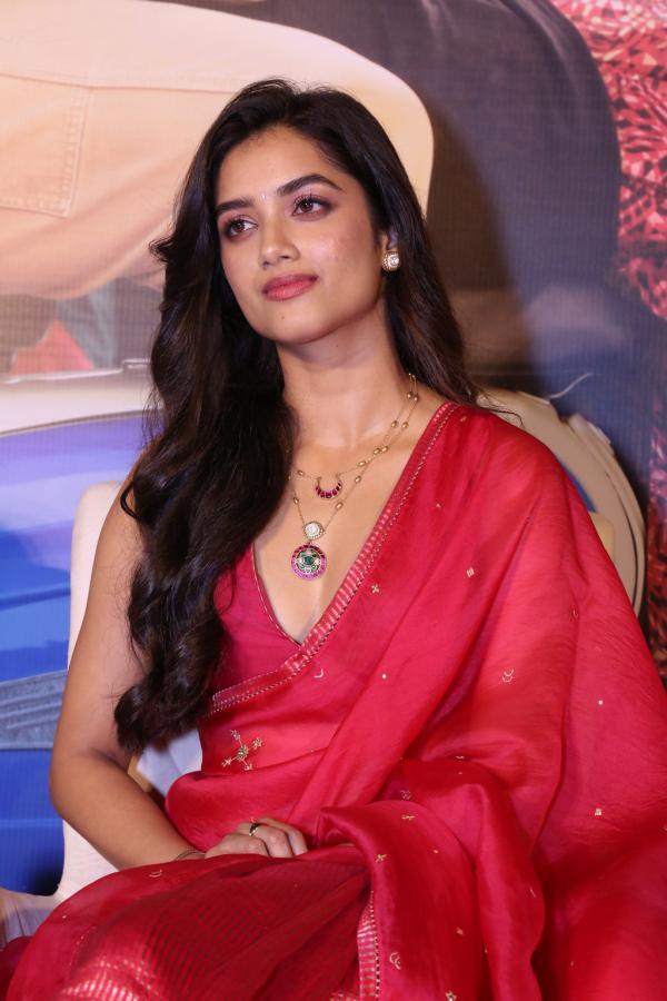 bhagyashri-borse-stills-12.jpg