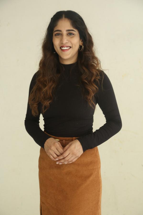 chandhini-chowdary-stills-3-3.jpg