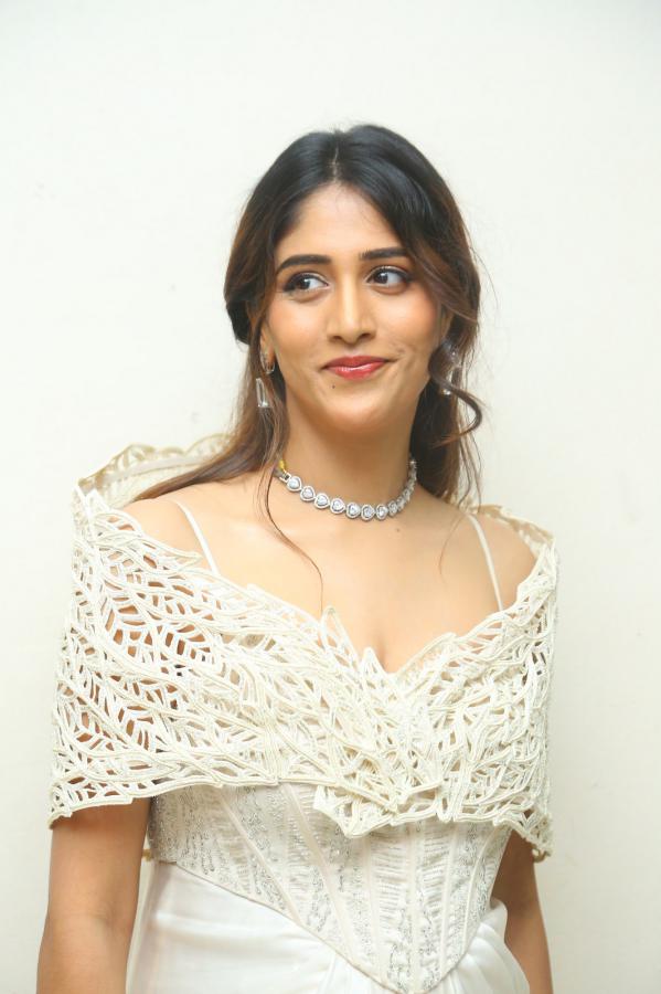 chandini-chowdary-stills-3-11.jpg