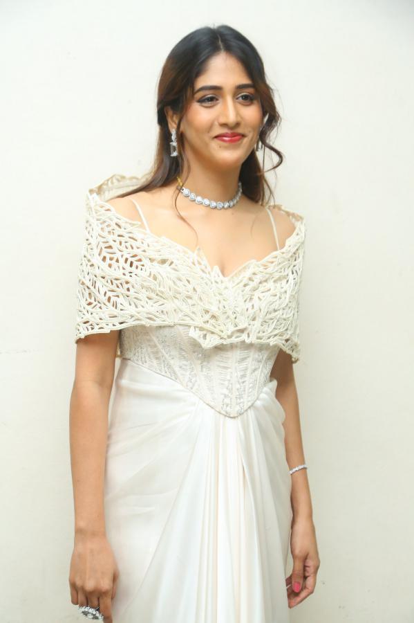 chandini-chowdary-stills-3-12.jpg