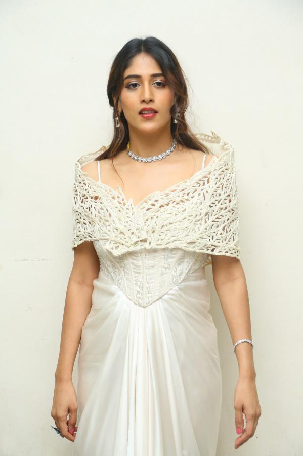 chandini-chowdary-stills-3-3.jpg