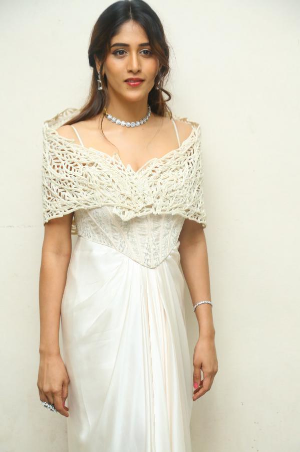chandini-chowdary-stills-3-9.jpg