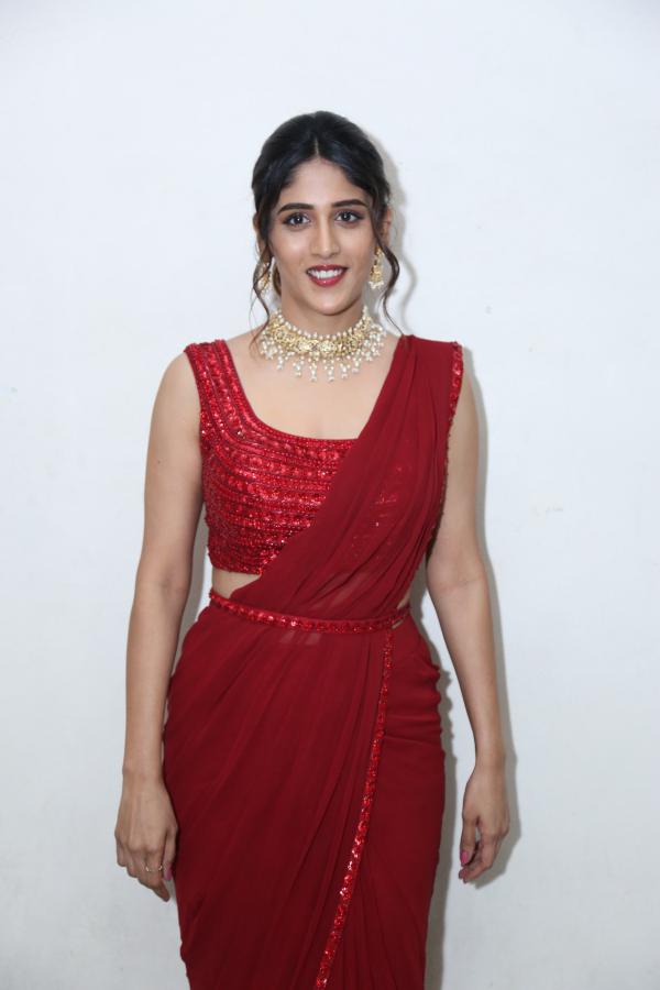 chandini-chowdary-stills-4-13.jpg