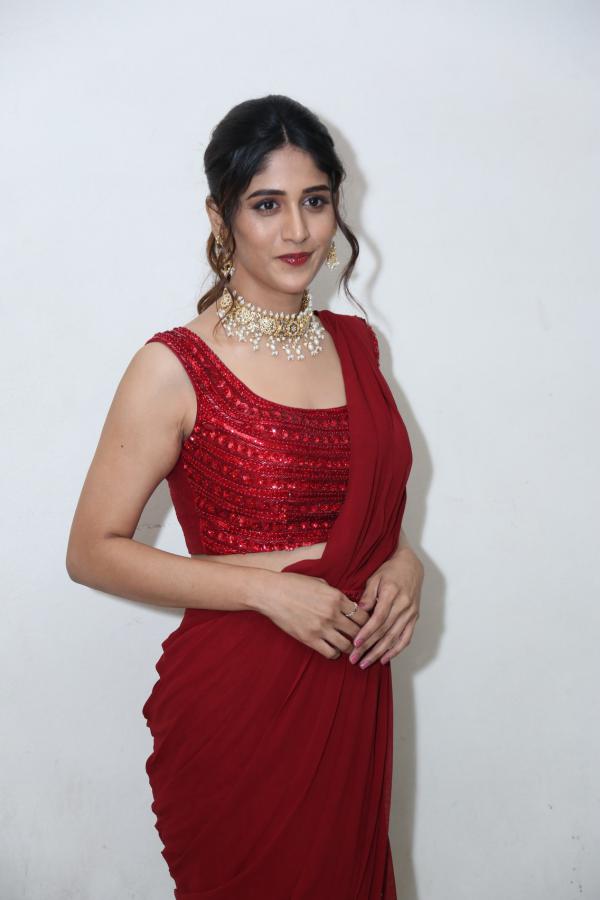 chandini-chowdary-stills-4-8.jpg