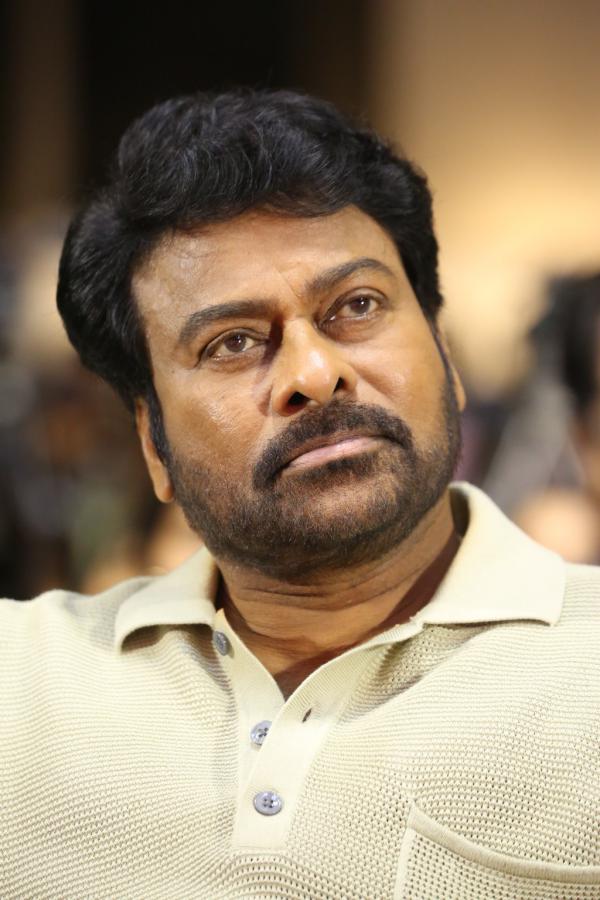 chiranjeevi-stills-9-10.jpg