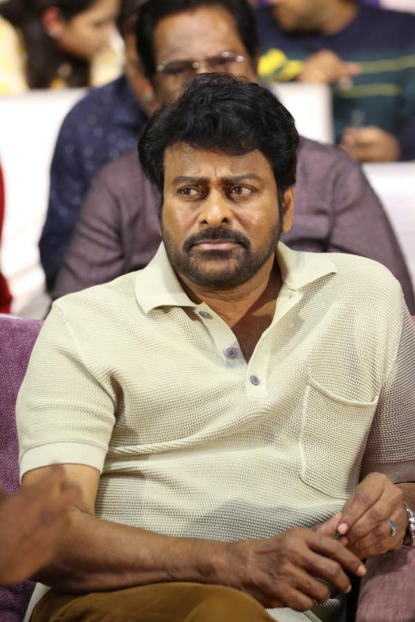 chiranjeevi-stills-9-11.jpg