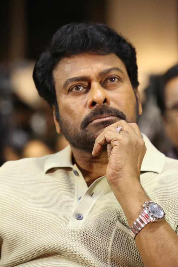 chiranjeevi-stills-9-14.jpg