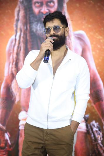 chiyan-vikram-stills-2-12.jpg